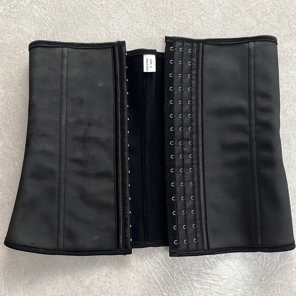 Women’s waist trainer size small